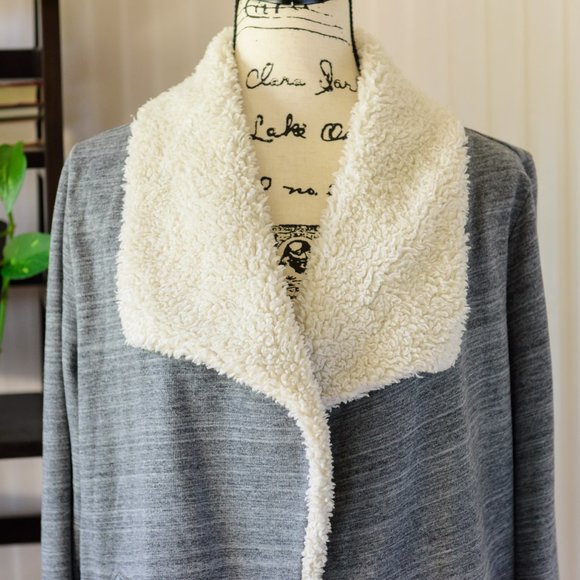 LOFT Sherpa Collared Sweatshirt Jacket - Picture 2 of 4